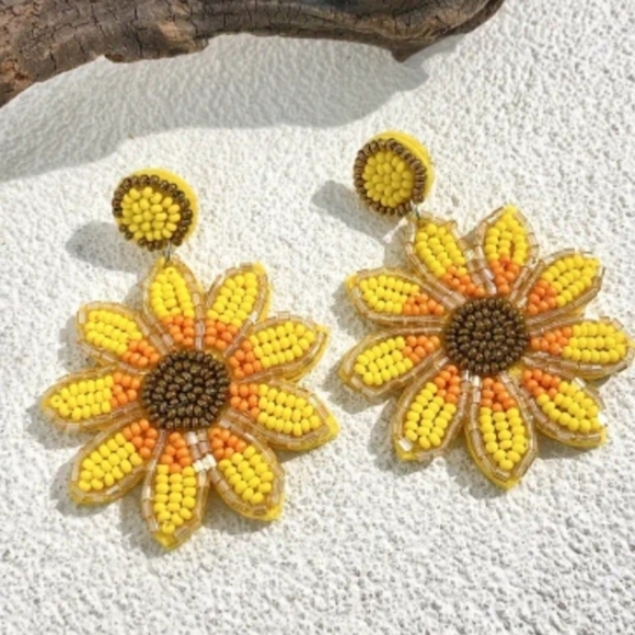 🌻 Sunflower Beaded Drop Dangle Earrings - Picture 10 of 15